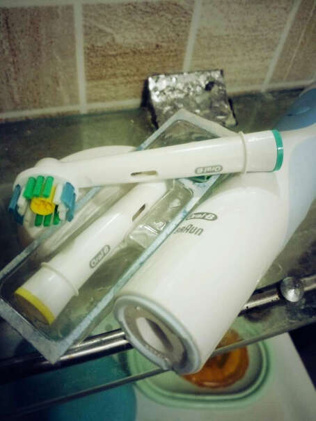 欧乐B电动牙刷成人小圆头牙刷充电式D12亮杰型电动牙刷的刷头怎么选？
