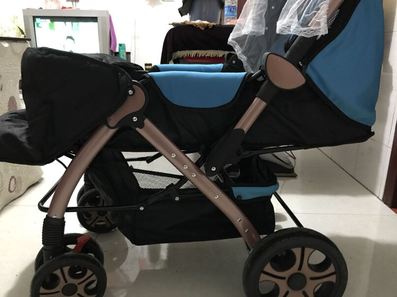 豪威婴儿推车双向避震可躺可坐小孩子儿童手推车轻便折叠车子躺椅宽不？
