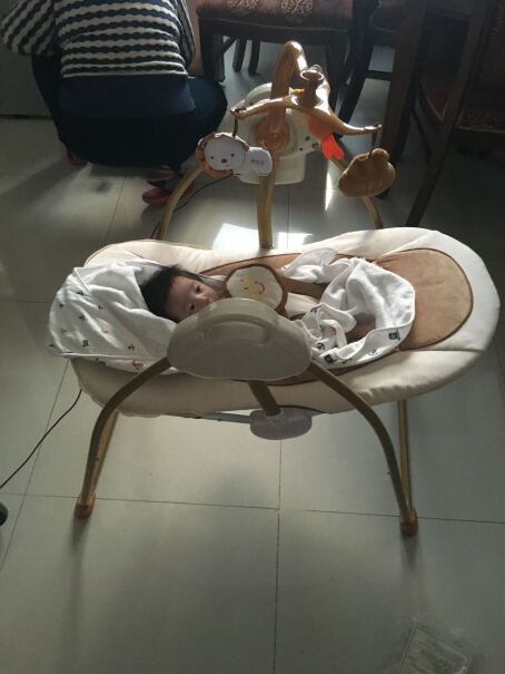 primi婴儿摇椅几个月开始能坐？