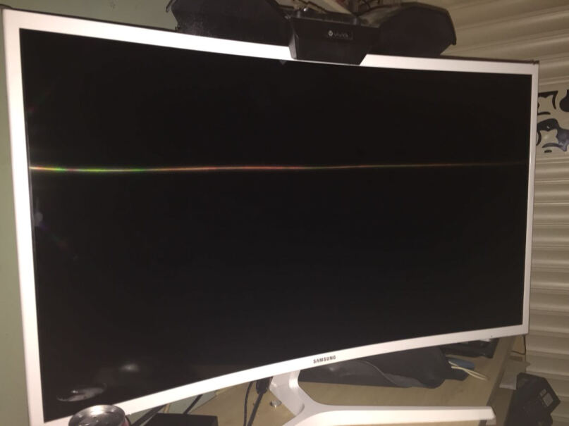 三星玄龙骑士31.5英寸显示器165Hz请问可以分屏吗，如何设置？