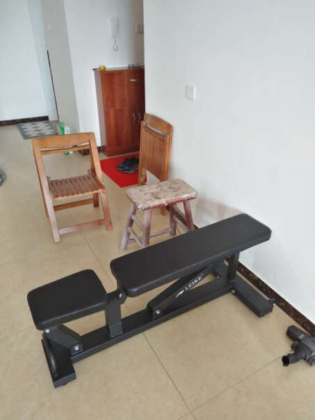 雷克Leike商用哑铃凳健身房多功能健身椅这个哑铃凳能调到90度嘛？