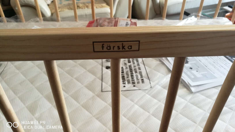 farska全实木婴儿床有没有自己配床垫的，多少尺寸的床垫合适大号床？