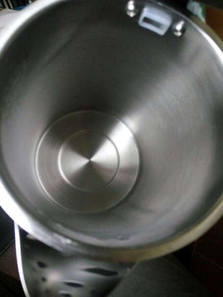 苏泊尔电水壶热水壶1.7L全钢无缝双层防烫电热水壶这款热水壶可好！烧水有异味？壶内？可否生锈？