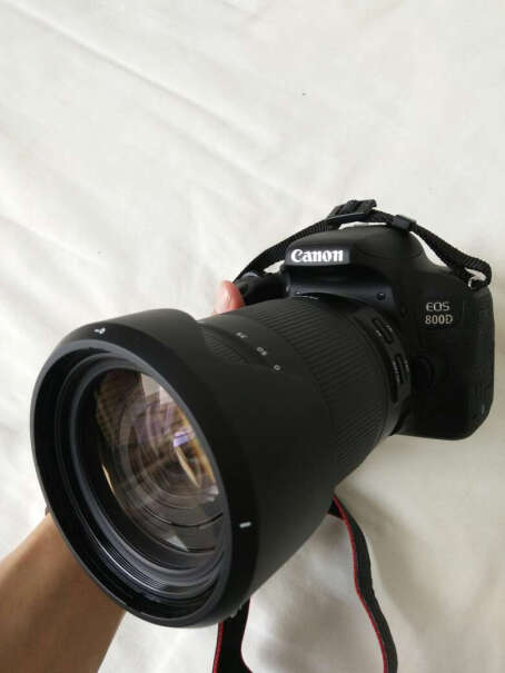 腾龙(Tamron)B028 18-400mm镜头佳能80D能用该镜头吗？