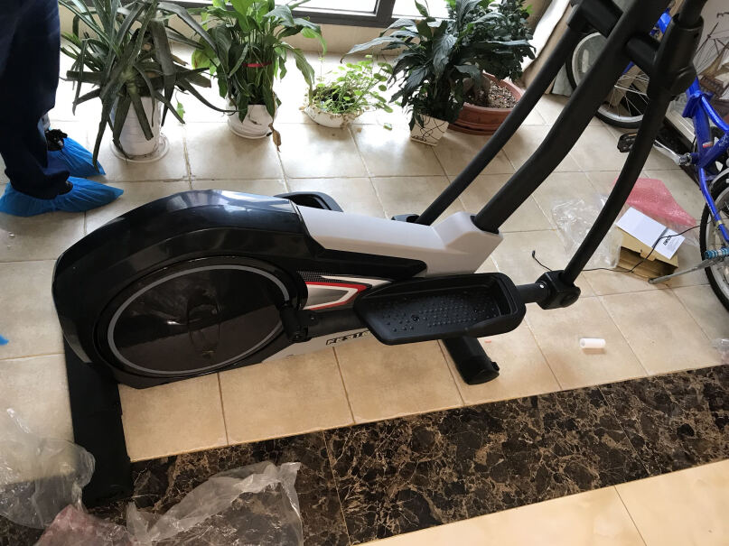 椭圆机岱宇家用椭圆机电磁控健身器材家用健身车太空漫步机FE300哪个更合适,只选对的不选贵的？