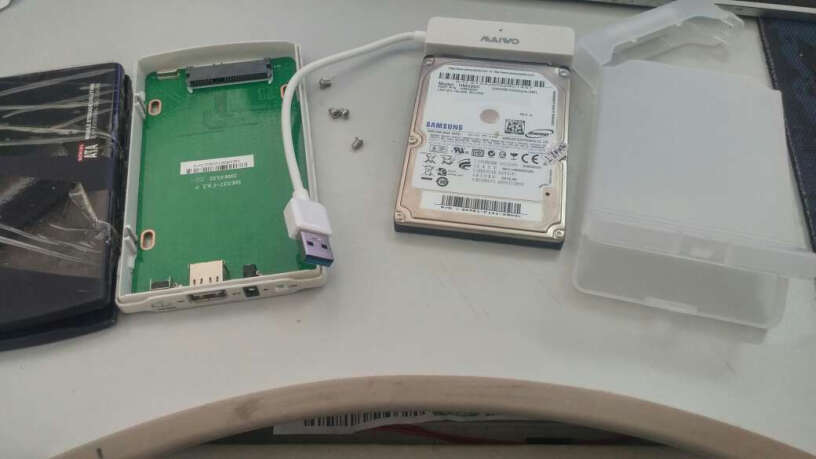 麦沃MAIWO K104移动硬盘盒 2.5英寸USB3.0白色该硬盘盒能装一代机械硬盘吗 ？ 本人有160 G老式硬盘（一代）
