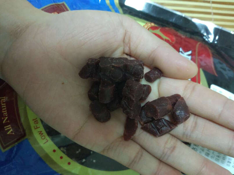 憨憨乐园狗狗零食鸡肉绕饼干宠物狗狗零食好吃吗人吃？