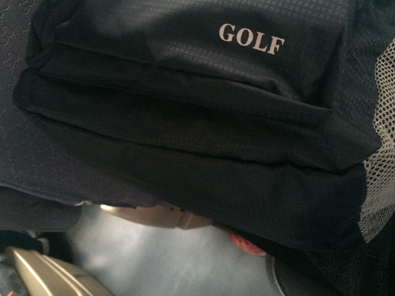 高尔夫GOLF升级可折叠防泼水男女双肩包大容量14是尼龙面料吗？