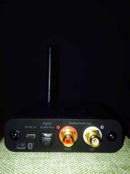 声擎B1蓝牙音频解码器为什么&ldquo;b1&rdquo;的指示灯，用手机蓝牙连接播放时是白色的，而用电脑蓝牙连接播放却是红色的？