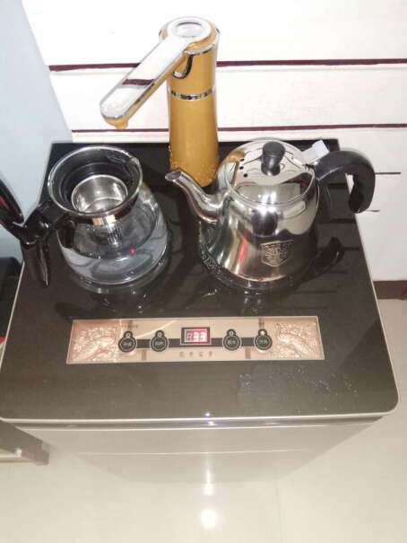 司迈特Q5茶吧机家用饮水机加大尺寸立式下置式温热型我想问问里面有水桶吗？