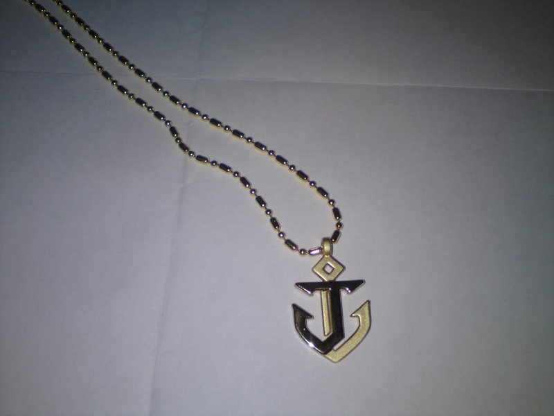 周杰伦2011全新专辑：惊叹号（CD预售限量版）（附赠惊叹号J字船锚两用项链锁圈组） 实拍图