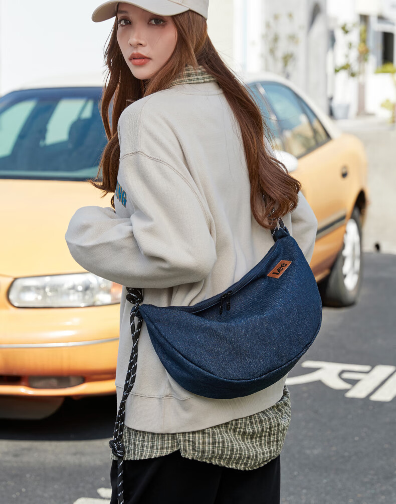 Lee Dumpling Bag Women's Trendy Casual Large Capacity Crossbody Bag Men's Shoulder Bag Outdoor Sports Bag Denim Blue 2