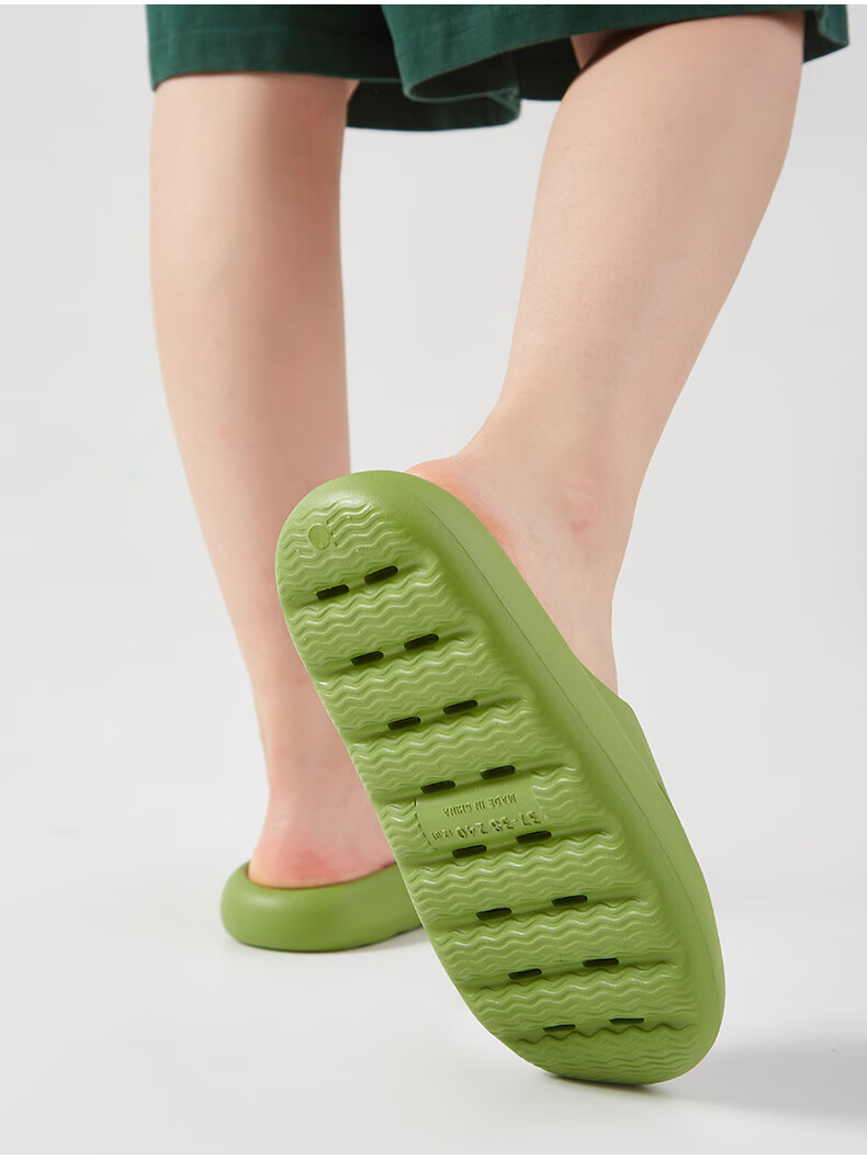GUOLUOFEI Bathroom Water-Draining Slippers for Men And Women, Summer Hollow Thick-Soled Squishy Feeling Sandals for Women, 2188 Coffee Color, Size 40-41 15