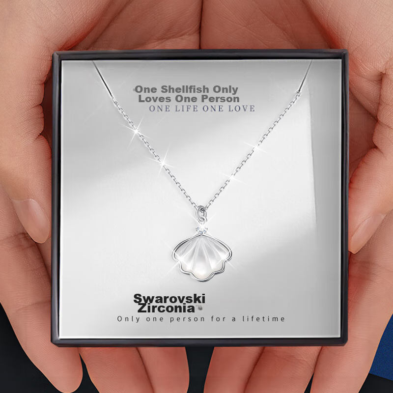 Серебряное колье с подвеской