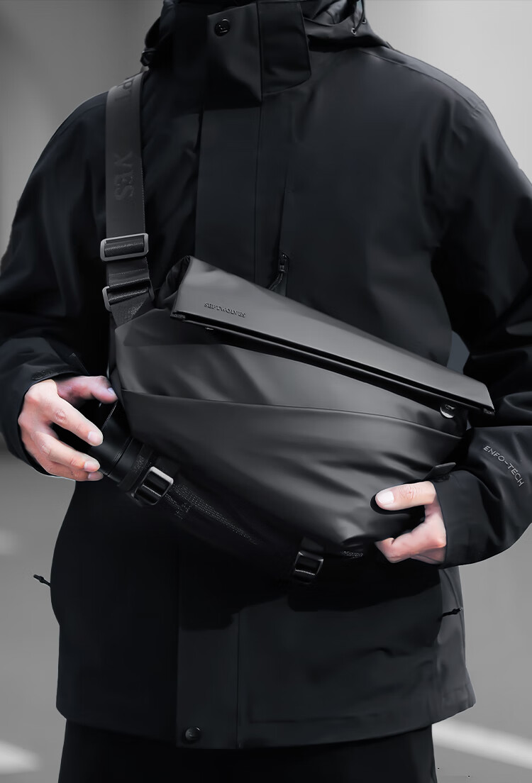 SEPTWOLVES Crossbody Bag, Men's Shoulder Bag, Backpack, Casual Lightweight Commuter Style, Birthday Gift for Boyfriend Or Husband 13