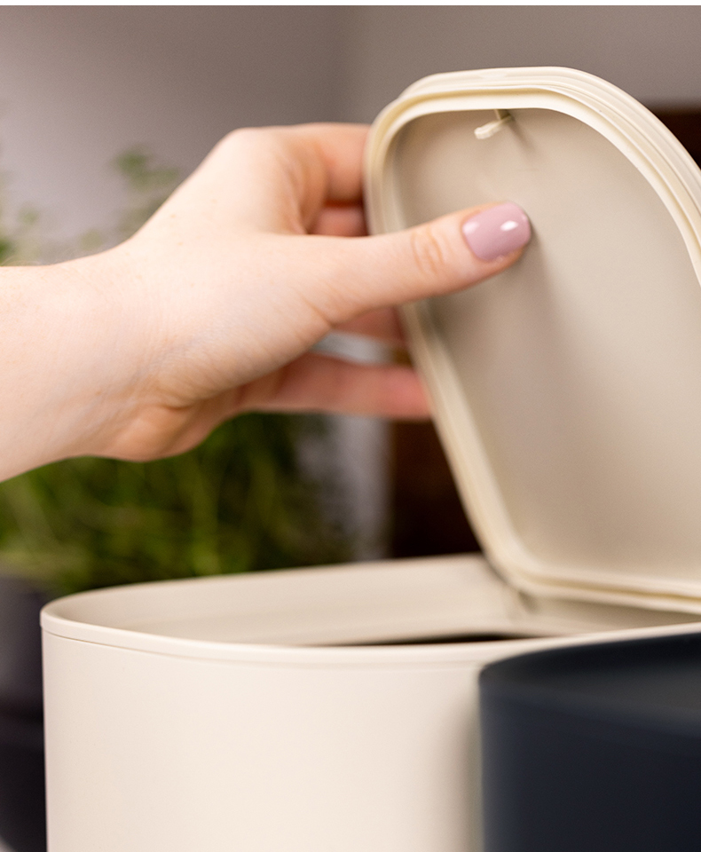 Zuutii Canadian Rice Container, 5KG Rice Bucket, Sealed Kitchen Storage Container, Rice Storage Box, Cold Smoke Ash 19