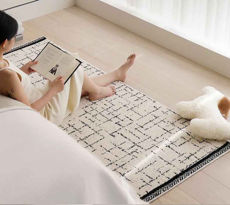 Saibosi Miss Coco Non-Adhesive Bedroom Bedside Rug, End-Of Carpet, Antibacterial And Anti-Mite, French Luxury High-End Style, 60x160cm 1