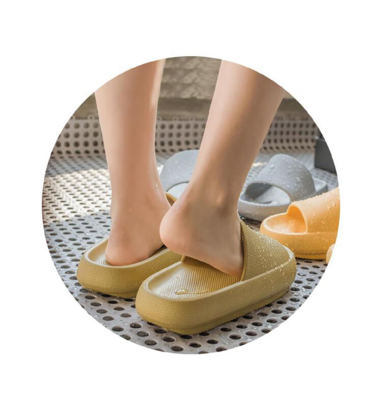 GUOLUOFEI Thick Sole Slippers with Cloud-Like Comfort Unisex Summer Indoor Height-Increasing Oversized Couple Slides 2