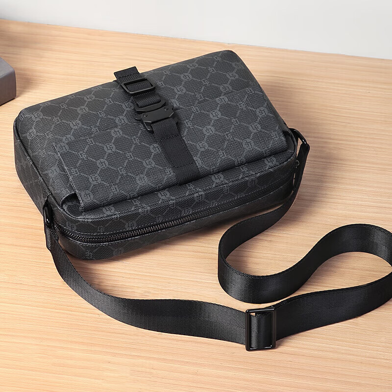 GOLF Shoulder Bag for Men, Casual Crossbody Bag, IPad And Phone Pouch, Durable Printed Business Commuter Small Square Bag