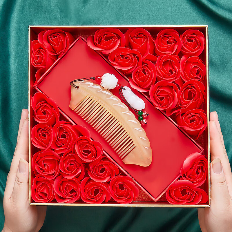 Danpo Mid-Autumn Festival Gift, Exquisite Ox Horn Comb, Women's Birthday Present, Practical And Thoughtful Gift for Girlfriend, High-End Engagement Anniversary Wedding Commemorative Gift for Wife, Significant Gift for Teacher