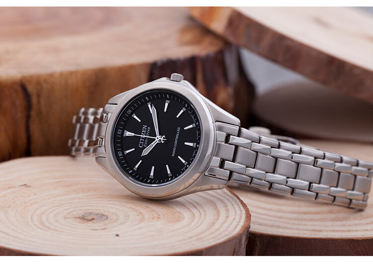 CITIZEN Women's Eco-Drive Japanese Movement Date Display Stainless Steel Band Fashion Watch ES5040-51E 3