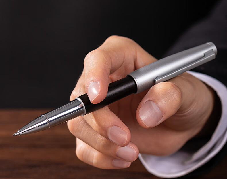 Deli Premium Ultra-Smooth Retractable Gel Pen, 0.7mm Bullet Tip, Metal Barrel, Business Wood Grain Signature Pen, Hu Ge Signature Gift Box Set, Single Pen A6Pro-07 16