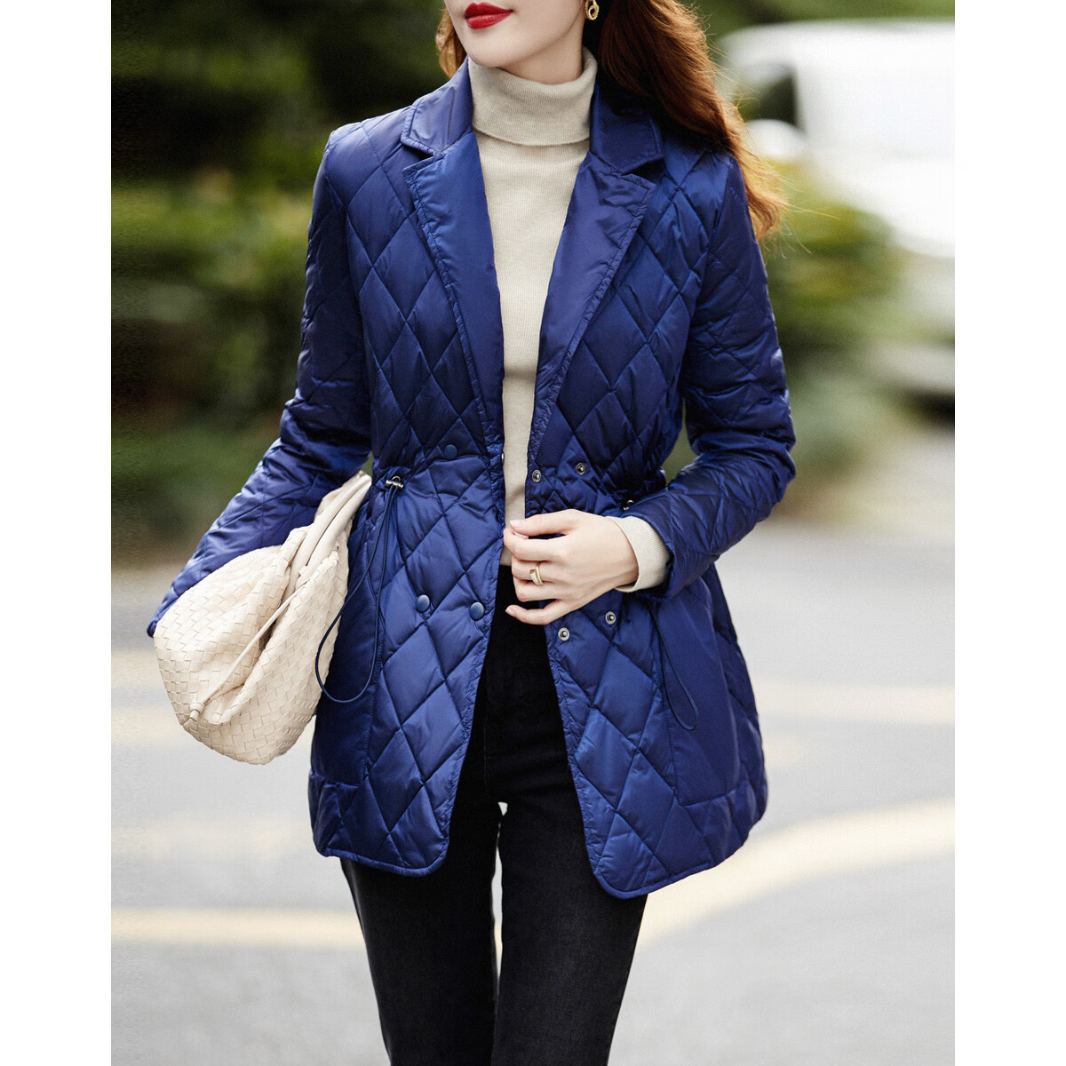 Dme Diamond Pattern Short down Jacket, Winter Commute Style, Lapel Collar, Drawstring Waist, Diamond Pattern Suit Style down Jacket for Women, Short Style