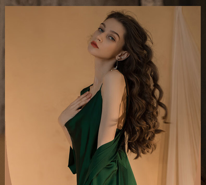 MAOHUO Ice Silk Sleepwear Set for Women, Faux Silk Nightgown with Spaghetti Straps And Collar, High-End Luxury Loungewear Gift Box Set 1