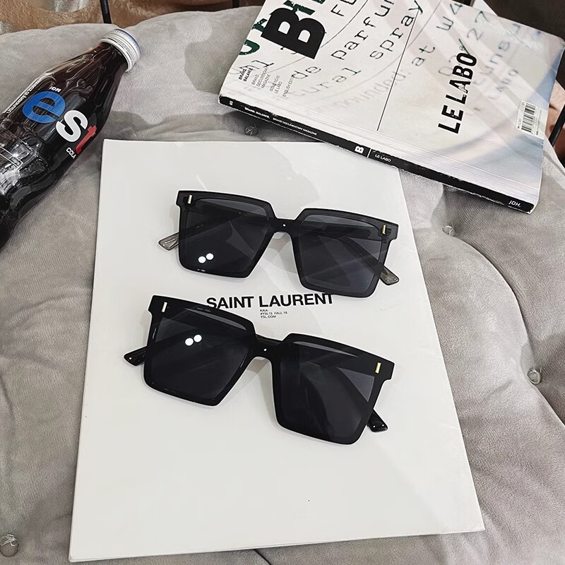 LESCA LUNETIER Simple Square Sunglasses, Trendy Men's Style, High-Definition Driving UV Protection Sunglasses for Women, Glossy Black 12