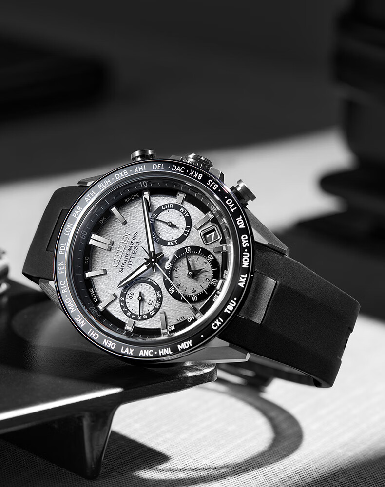 CITIZEN Watch for Men, Japanese And Korean Style, Eco-Drive, Satellite Timekeeping, Comfortable Titanium Design, Simple Gift for Boyfriend, CC4055-14H 3