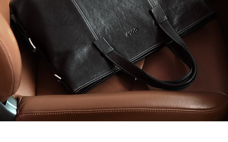 GOLF Briefcase, Men's Business Top-Grain Leather Handbag, Large Capacity Laptop Bag, Fashionable Horizontal Style Shoulder Crossbody Bag 46