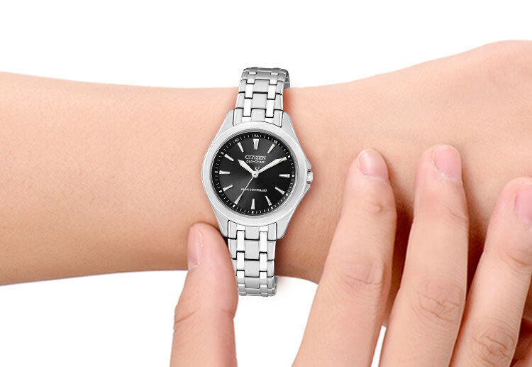 CITIZEN Women's Eco-Drive Japanese Movement Date Display Stainless Steel Band Fashion Watch ES5040-51E 6