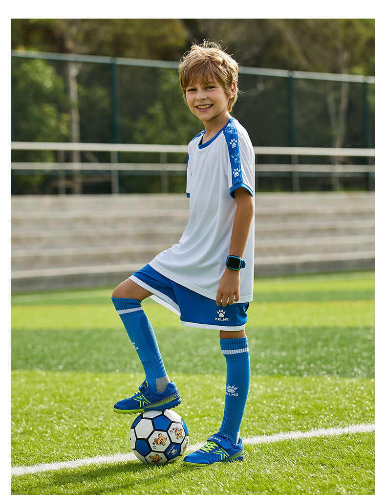 KELME Children's Soccer Socks, Long Training Socks, Non-Slip Breathable Professional Training Soccer Socks, Black And White 5