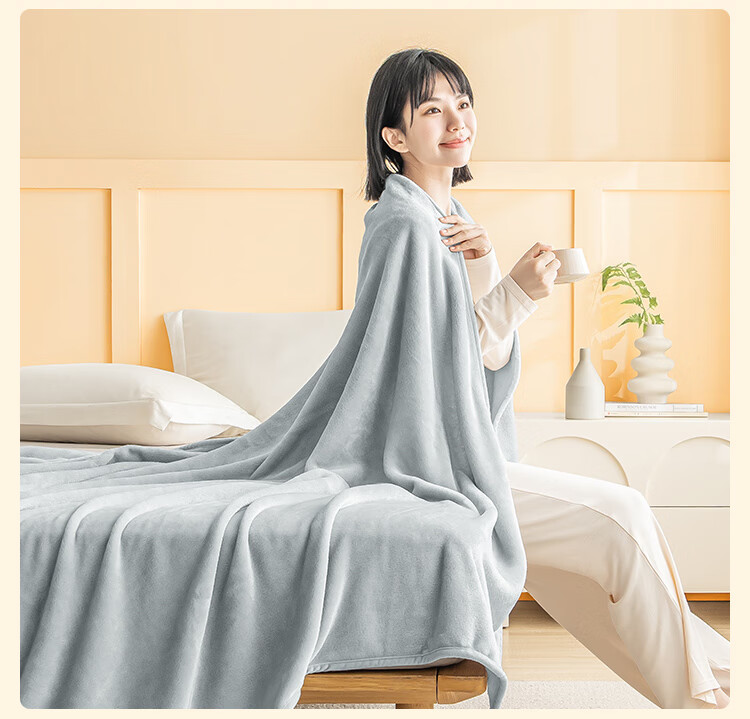JD Original Cat Snuggle Blanket, Flannel Cat-Feel Class A Quilt, Summer Nap Air Conditioning Blanket, Sofa Throw, Xiao Hui Hui, 1x1.4m 13