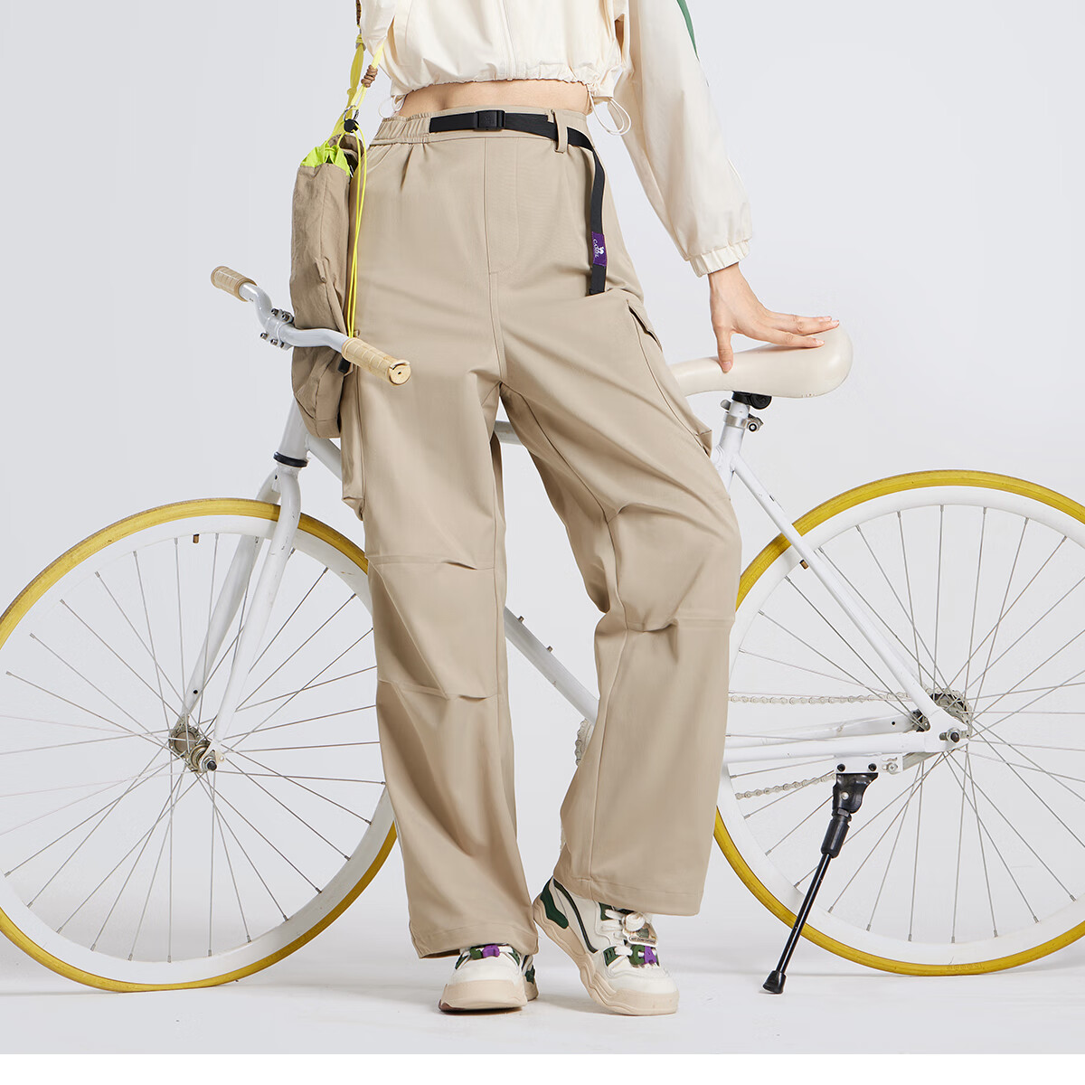 CAMEL Men's Cargo Pants, Wide-Leg Style, Wang Junkai's Same Style, Spring And Summer Soft Shell Straight-Leg Casual Trousers M14CAWI644 39