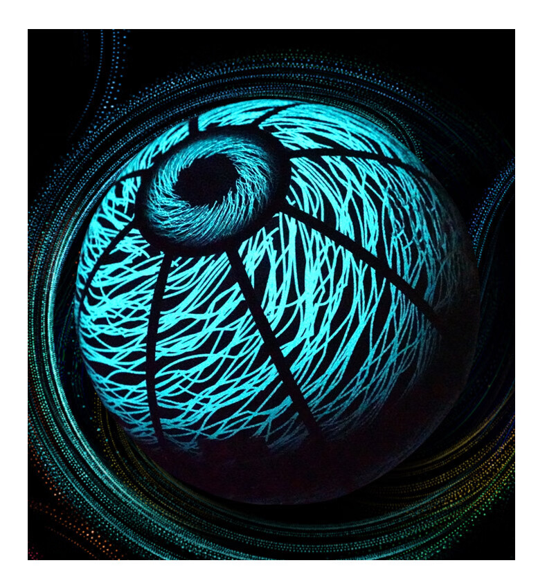 Kuangmi Demon Eye Luminous Basketball for Teenagers, Boys And Girls, Couples, Non-Slip Wear-Resistant Gift, Training And Competition Size 7 Ball 8
