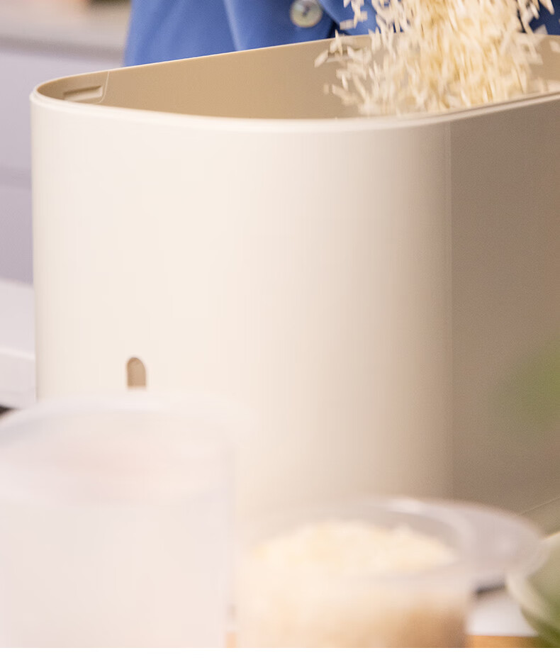Zuutii Canadian Rice Container, 5KG Rice Bucket, Sealed Kitchen Storage Container, Rice Storage Box, Cold Smoke Ash 18