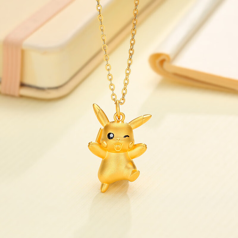 潮宏基 chj jewellery 精灵宝可梦跳跃皮卡丘 足金黄金吊坠女款定价