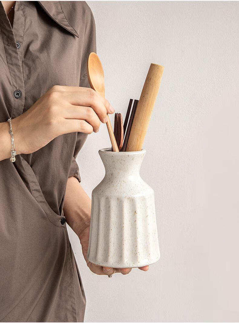 Fanyejia Luxury Cream-Colored Ceramic Vase, Elegant Water-Grown Flower Arrangement for Roses And Flowers, Decorative Ornament, Modern And Minimalist Style 1