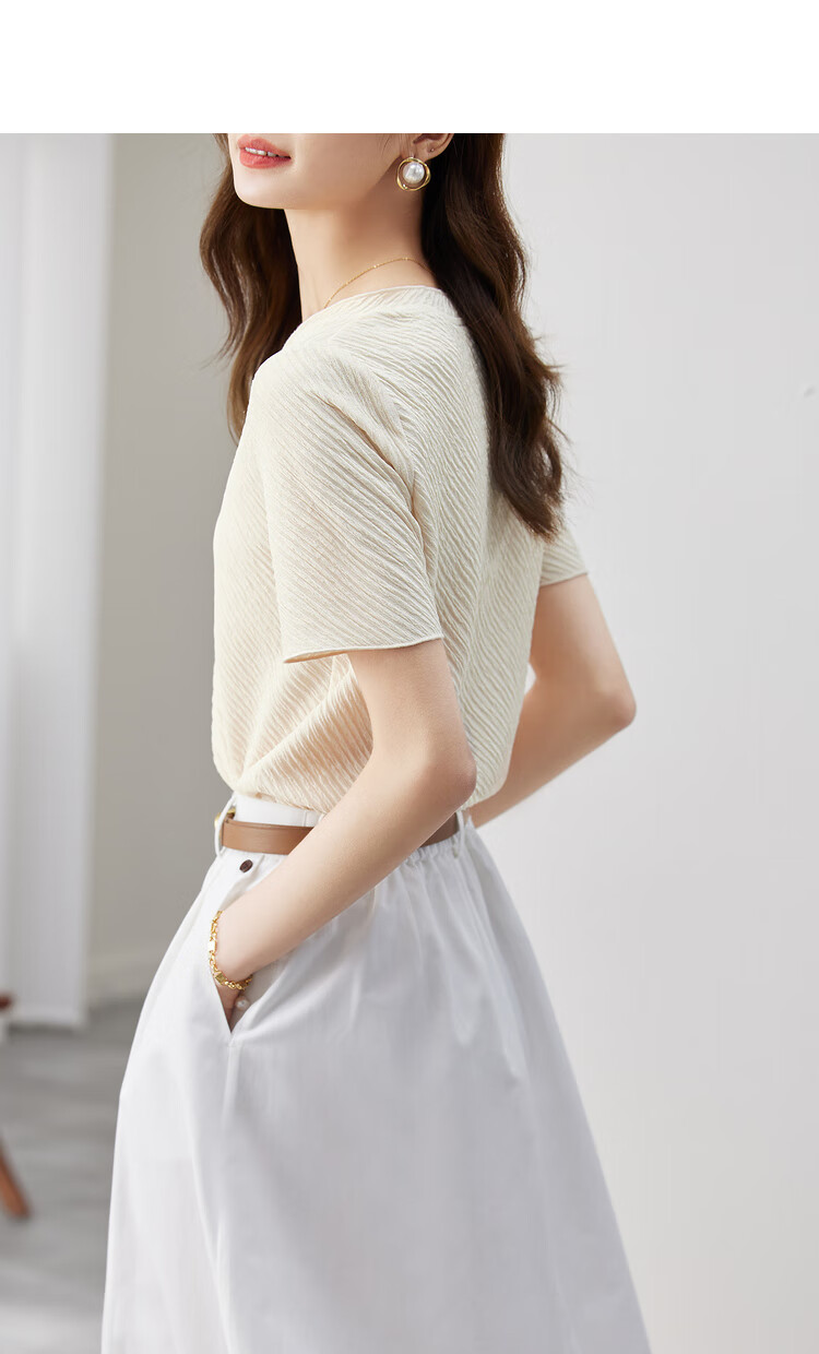 Sentubila Gentle V-Neck Pearl Button Short-Sleeve T-Shirt for Women, Summer Slimming Niche Design Top, Apricot Color, Size S 18