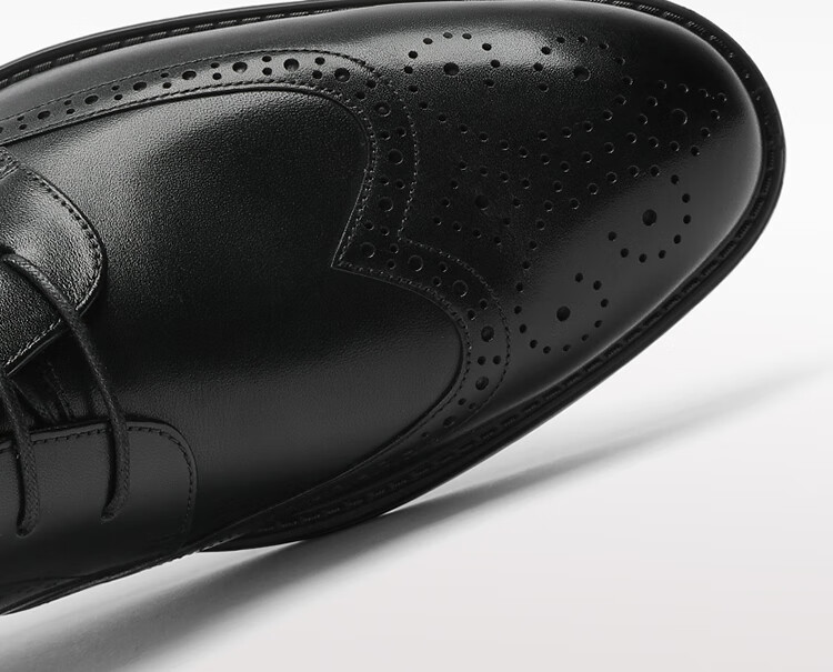 Goldlion Men's Shoes, Urban Formal Wear, Distinctive Carved Leather Shoes, Durable Comfortable Brogue Shoes, 59621018401A, Black, Size 42 3