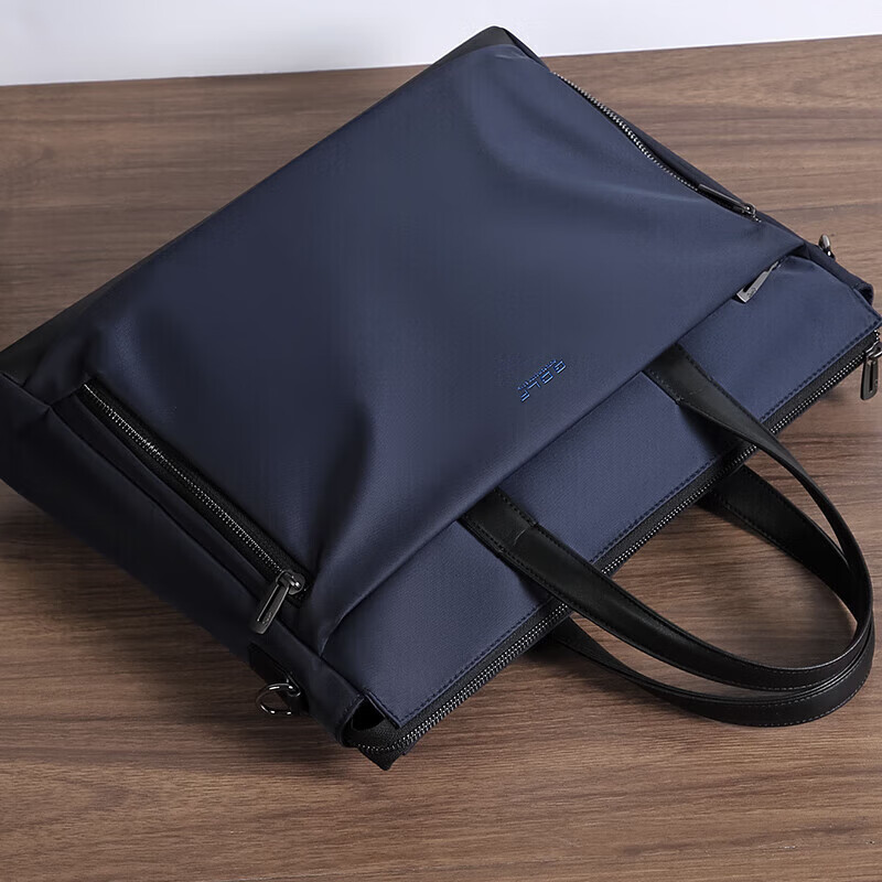 GOLF Business Briefcase, Large Capacity Handbag for Men, Can Hold 15-Inch Laptop, Horizontal Style with Multiple Compartments, Casual Shoulder Crossbody Bag for Men, 5I768305J, Navy Blue