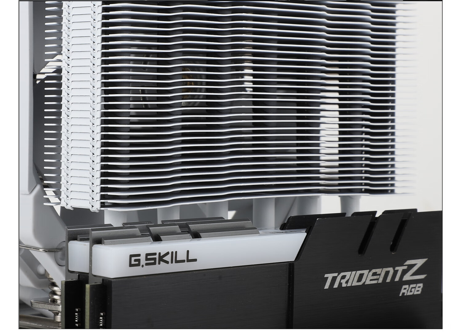 Thermalright Silver Soul 135 WHITE CPU Air Cooler with 135 Height, 6 Heat Pipes, Dual Tower Design, Fully Electroplated, And Soldered Connections SS135 WHITE 6
