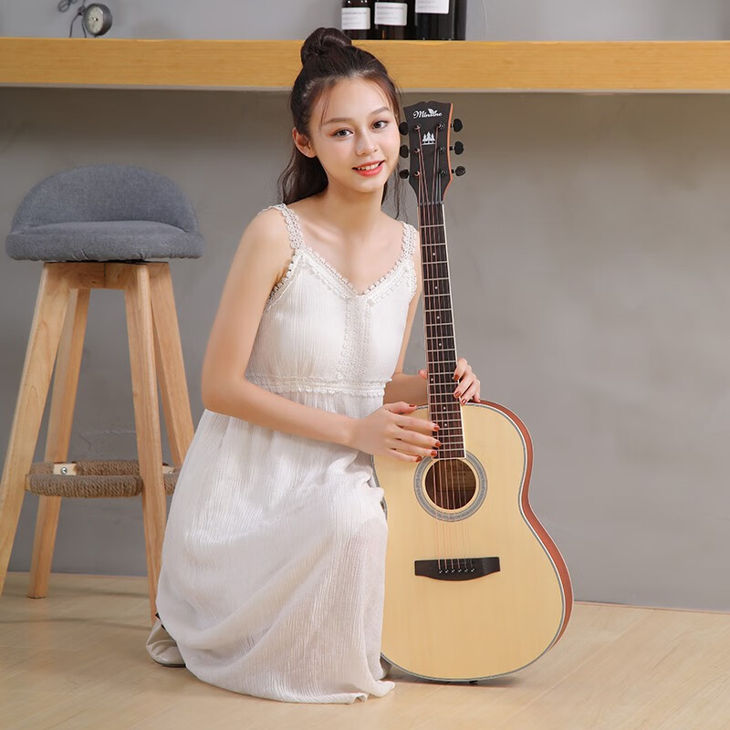 Minsine 38-Inch Natural Wood Color Matte Travel Guitar for Students, Beginners, Folk Guitar, Small Guitar for Men And Wome