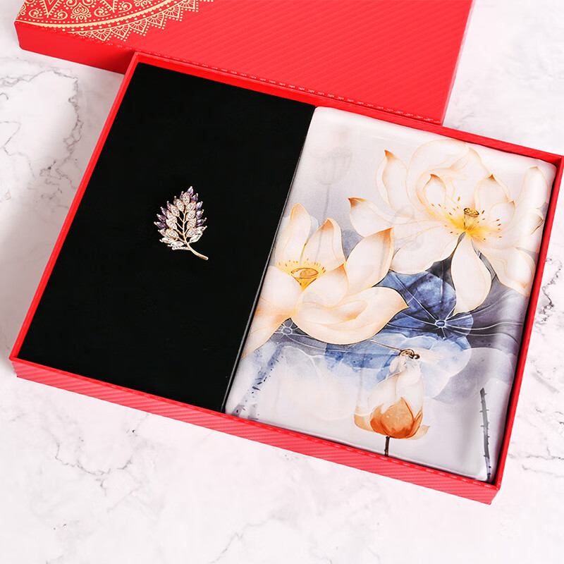 Hangsilu Silk Scarf Brooch Gift Box, Chinese-Style Square Scarf, Mulberry Silk, High-End Birthday Gift, Holiday Present for Women And Mothers