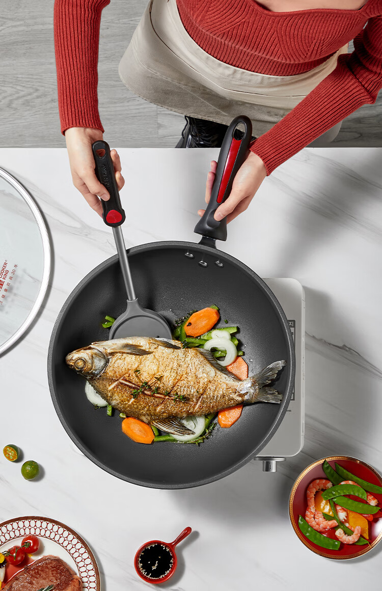 COOKER KING Non-Stick Wok 32cm Low-Smoke Flat-Bottom Frying Pan for Stir-Fry And Grilling, Compatible with Induction Cooker And Open Flame, Model WG15068 8