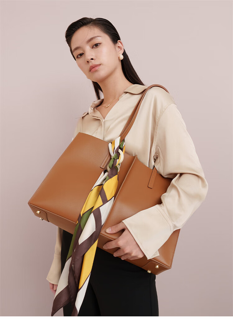 HONGU Leather Handbag, Shoulder Bag And Tote Bag with Large Capacity for Commuting, Women's Scarf Bag, Birthday Gift for Girlfriend 9
