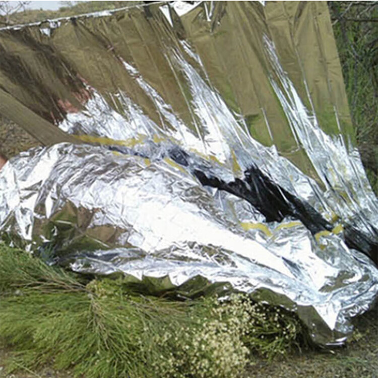 BWNK Emergency Blanket Insulation Blanket Outdoor Mountaineering Camping Survival Blanket Sunscreen Multi-Purpose Aluminum Foil Thermal Emergency Blanket 3-Pack 8