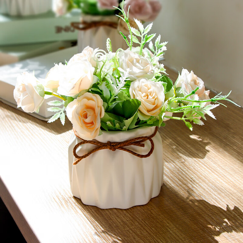 Shengshitaibao Artificial Flower Bouquet, Silk Flowers, Decorative Flowers, Ceramic Small Vase, Floral Arrangement, Living Room Decoration Ornament, White Rose