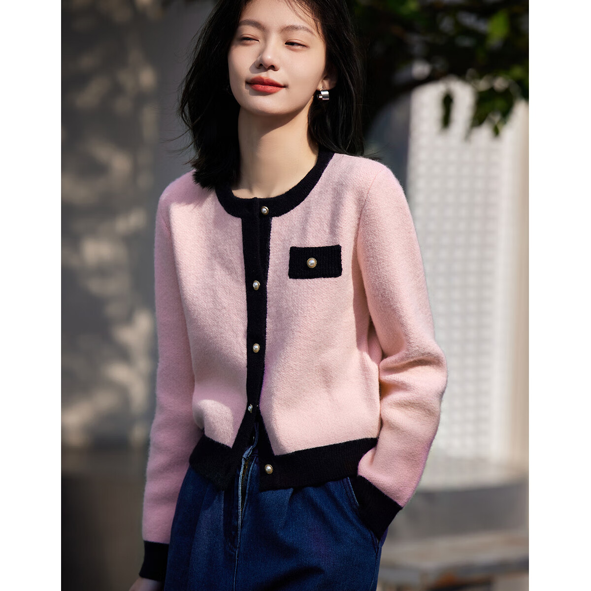 Dme (Qianjin Madeline) Spring And Autumn French Chic Knitted Cardigan Design, Color Block Round Neck Sweater for Wome